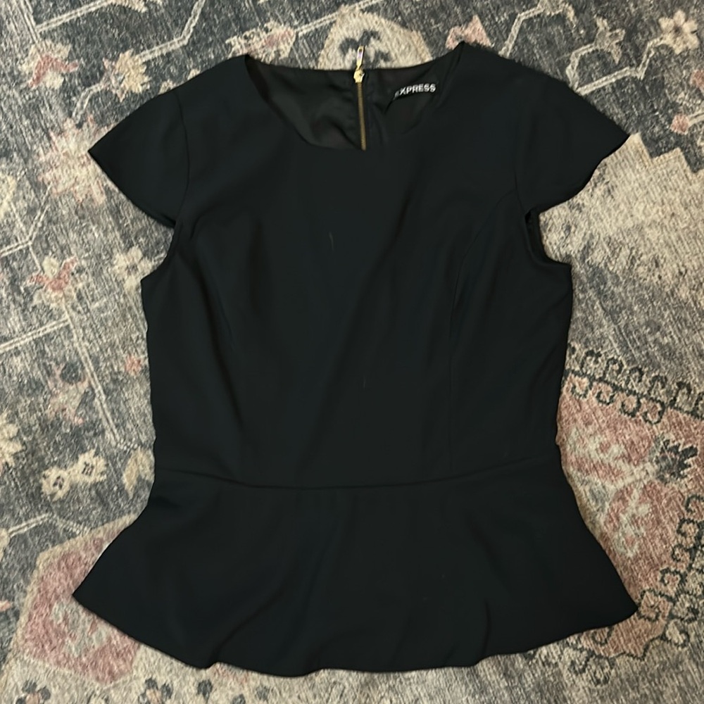 NWT Express peplum blouse with Gold zipper back cap sleeves size small